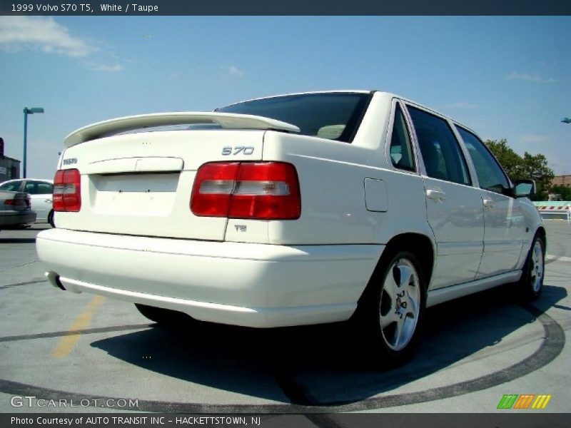 White / Taupe 1999 Volvo S70 T5