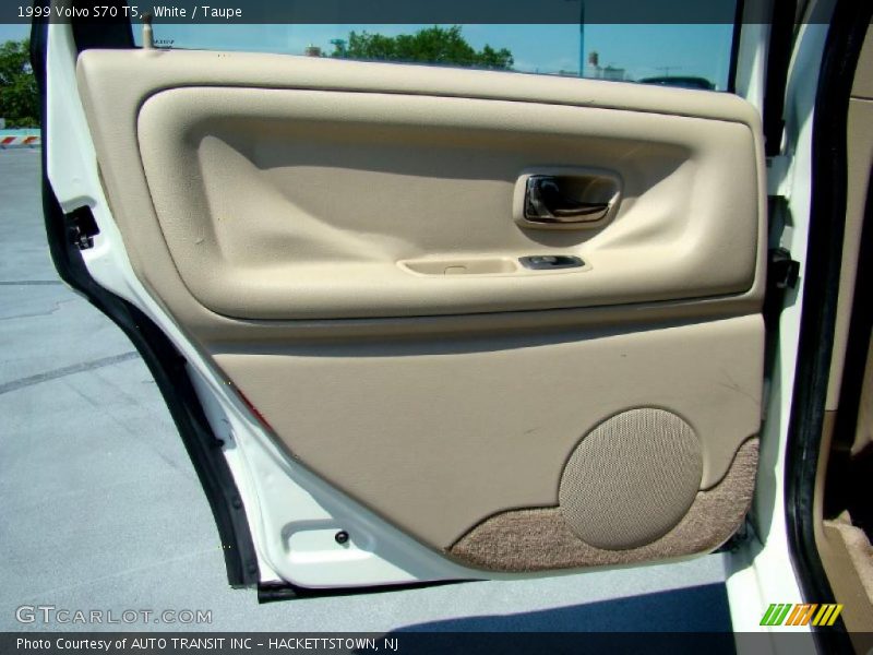 White / Taupe 1999 Volvo S70 T5