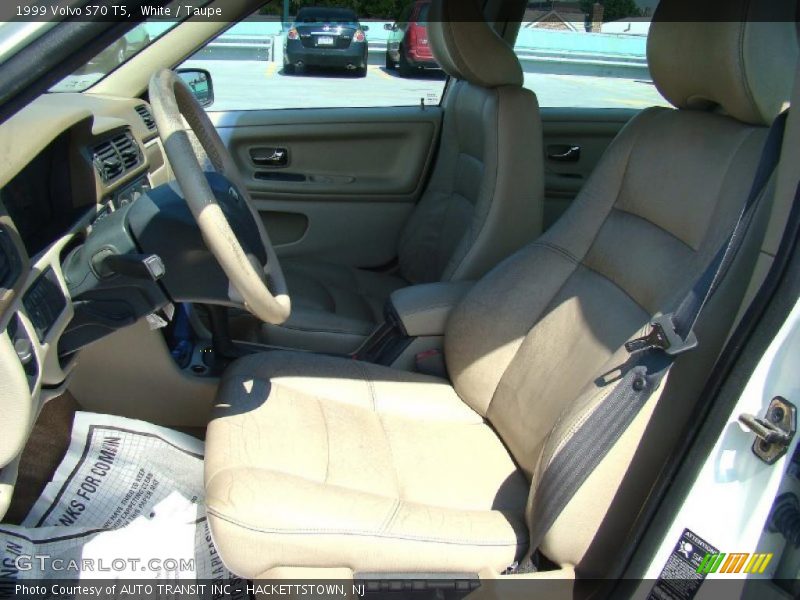 White / Taupe 1999 Volvo S70 T5