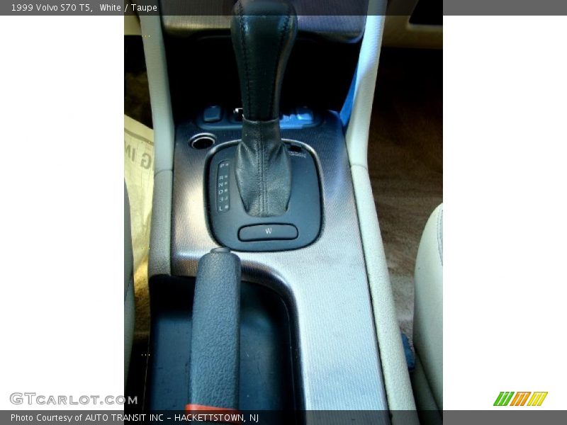 White / Taupe 1999 Volvo S70 T5