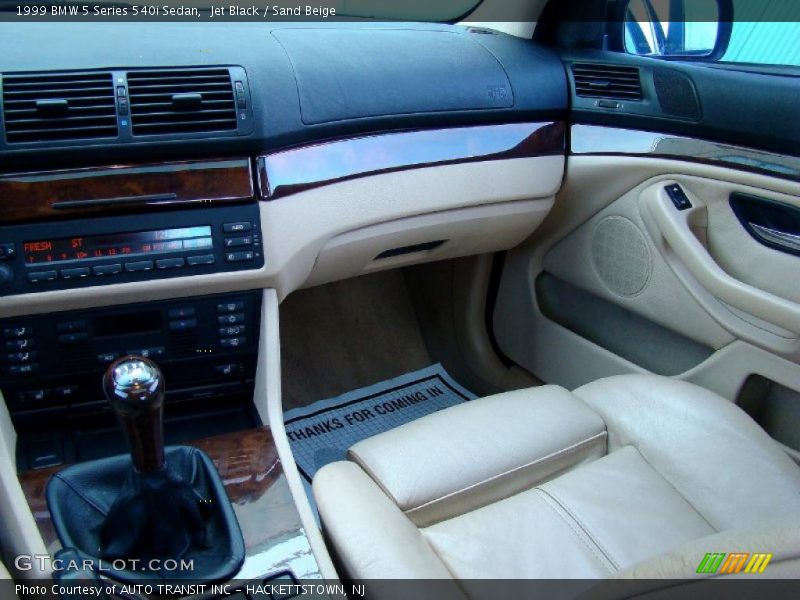 Jet Black / Sand Beige 1999 BMW 5 Series 540i Sedan