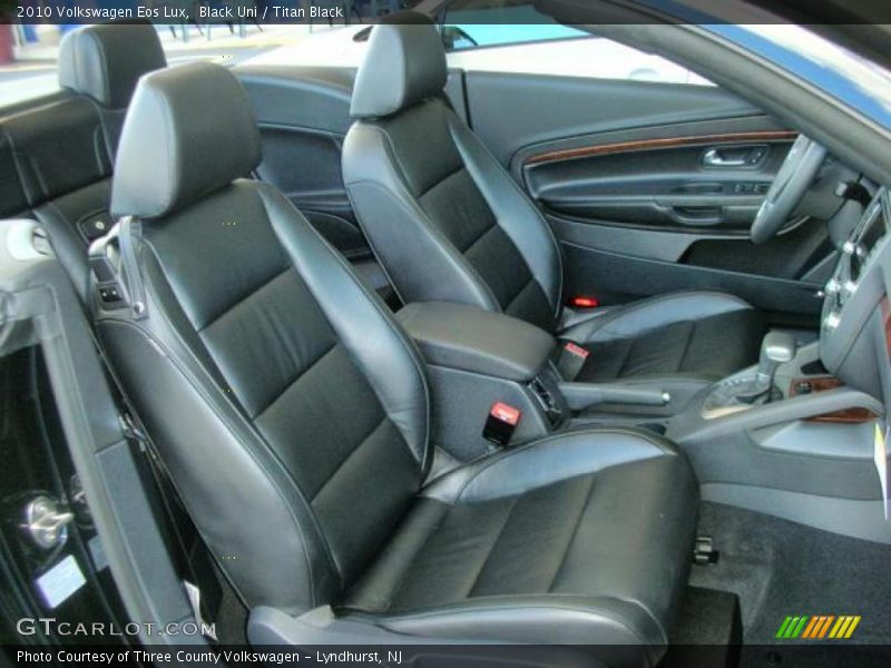  2010 Eos Lux Titan Black Interior