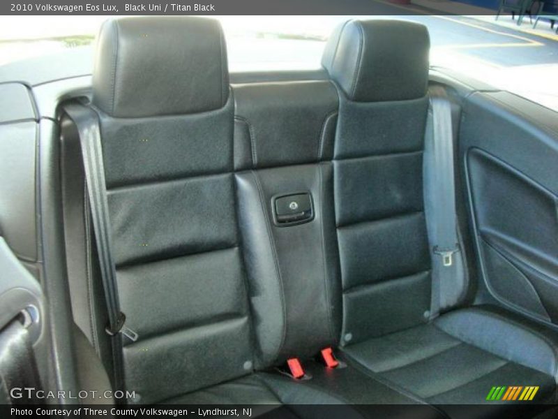 Black Uni / Titan Black 2010 Volkswagen Eos Lux