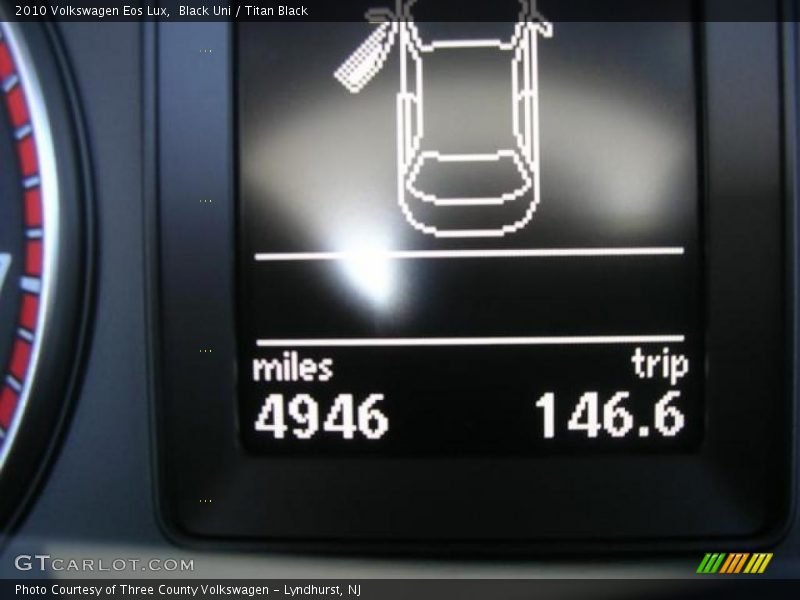 Black Uni / Titan Black 2010 Volkswagen Eos Lux