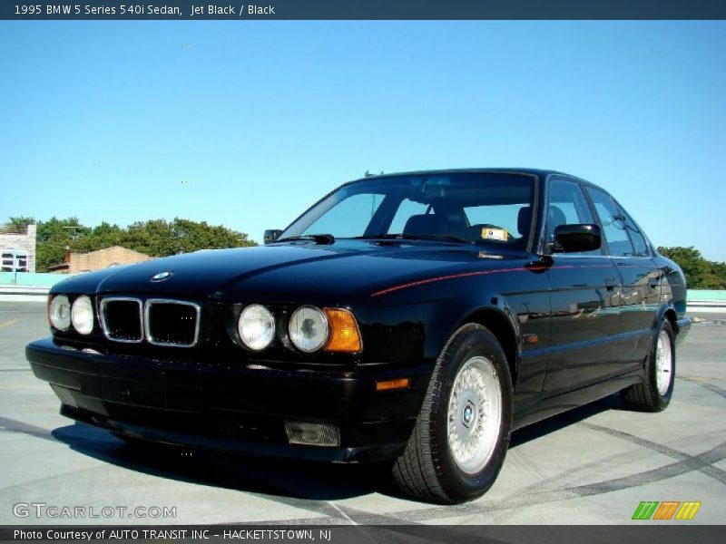 Front 3/4 View of 1995 5 Series 540i Sedan