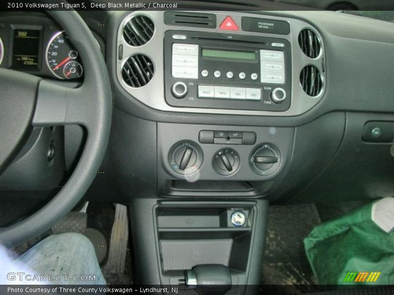 Deep Black Metallic / Charcoal 2010 Volkswagen Tiguan S