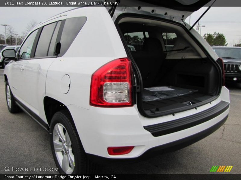 Bright White / Dark Slate Gray 2011 Jeep Compass 2.0 Latitude
