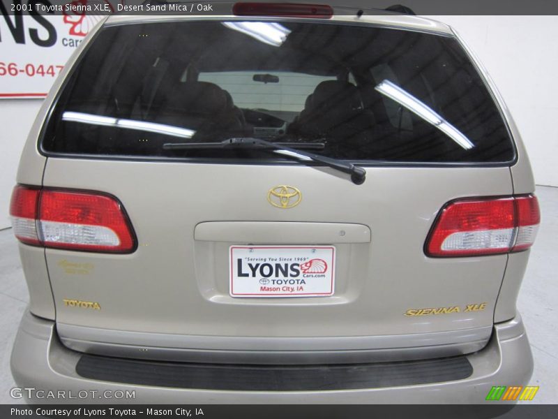 Desert Sand Mica / Oak 2001 Toyota Sienna XLE