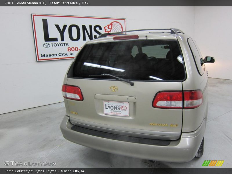 Desert Sand Mica / Oak 2001 Toyota Sienna XLE
