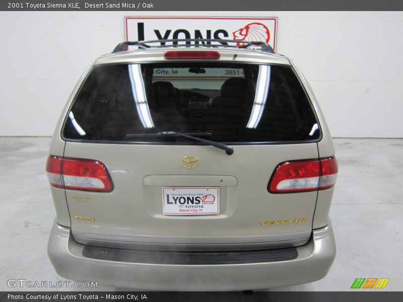Desert Sand Mica / Oak 2001 Toyota Sienna XLE