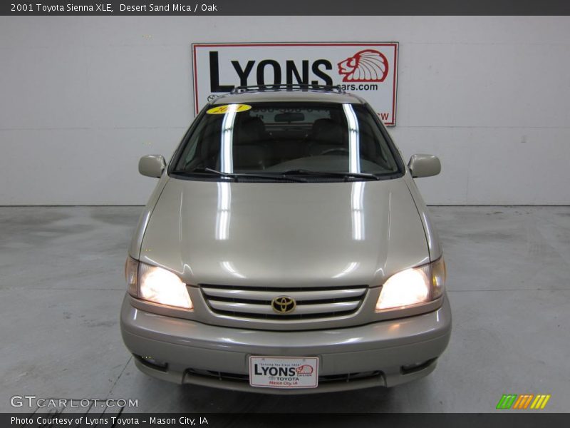 Desert Sand Mica / Oak 2001 Toyota Sienna XLE