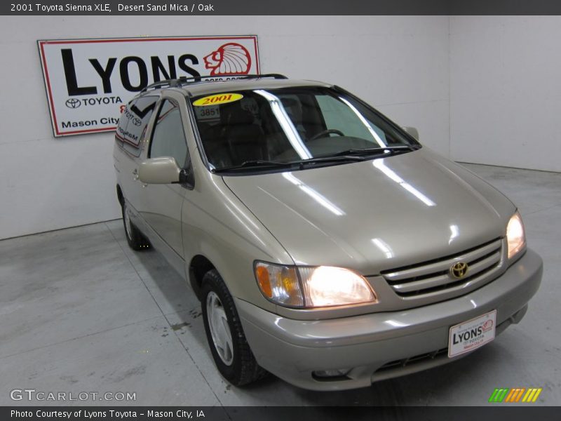 Desert Sand Mica / Oak 2001 Toyota Sienna XLE
