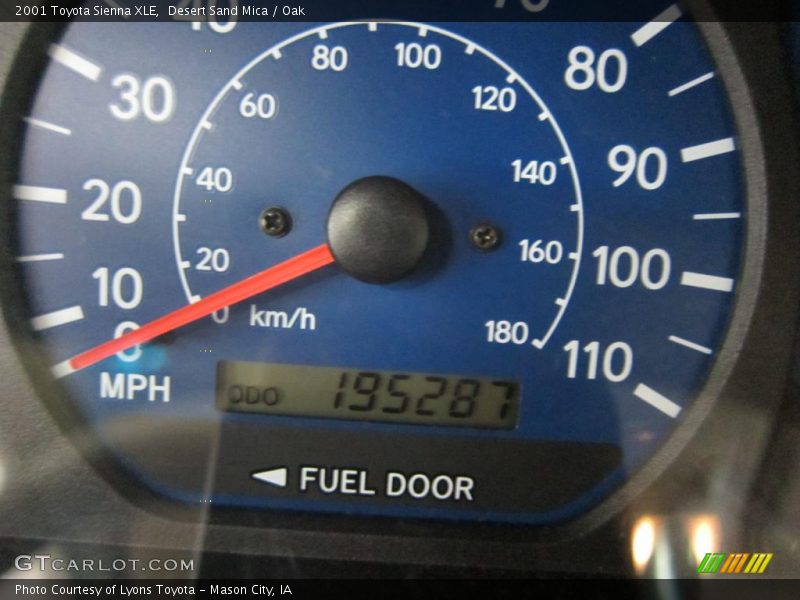 Desert Sand Mica / Oak 2001 Toyota Sienna XLE