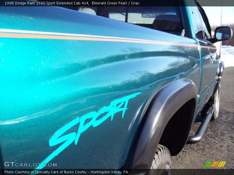 Emerald Green Pearl / Gray 1998 Dodge Ram 1500 Sport Extended Cab 4x4
