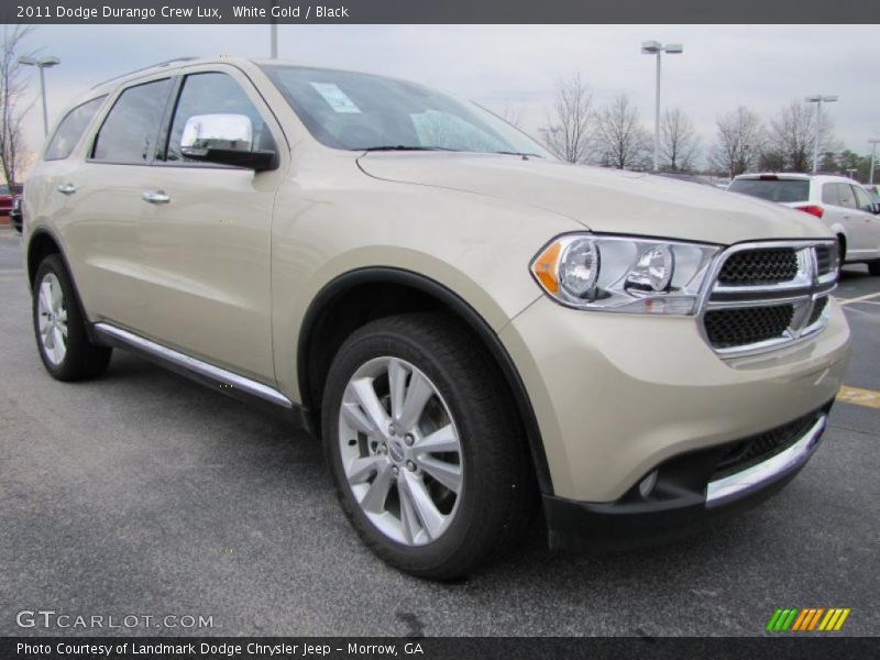 Front 3/4 View of 2011 Durango Crew Lux