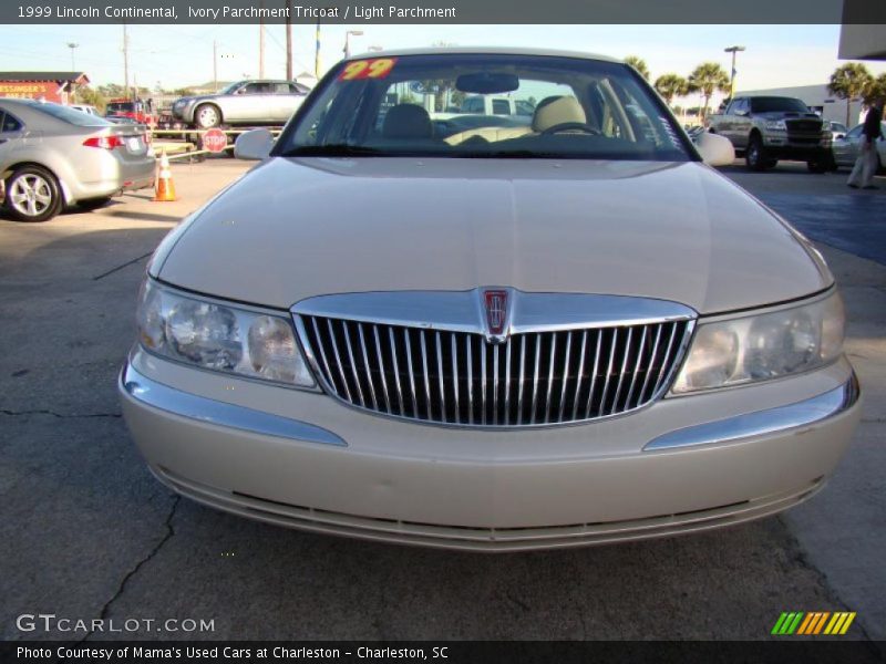 Ivory Parchment Tricoat / Light Parchment 1999 Lincoln Continental