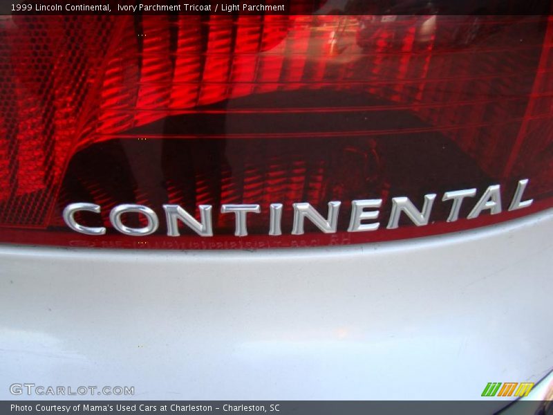 Ivory Parchment Tricoat / Light Parchment 1999 Lincoln Continental