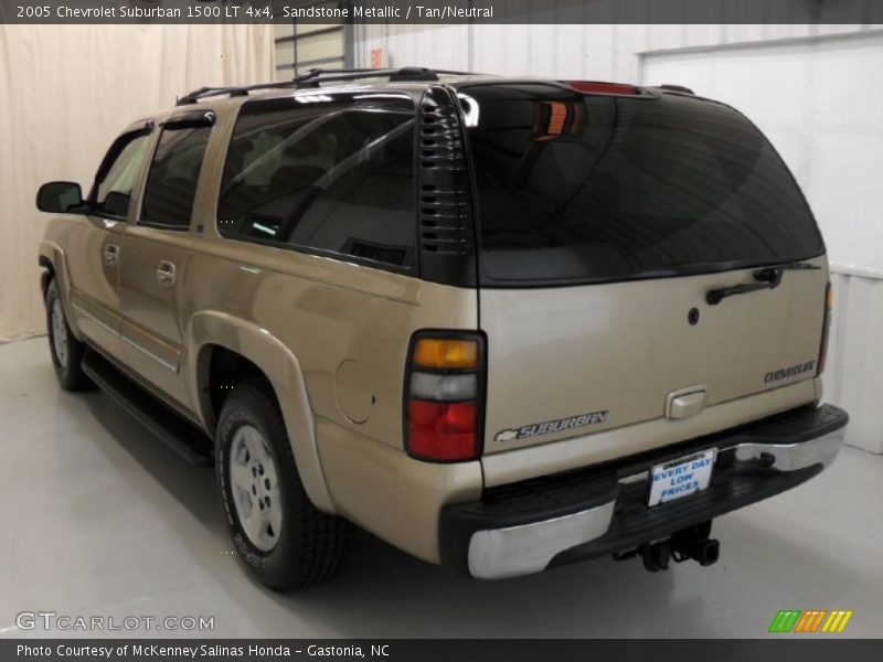 Sandstone Metallic / Tan/Neutral 2005 Chevrolet Suburban 1500 LT 4x4