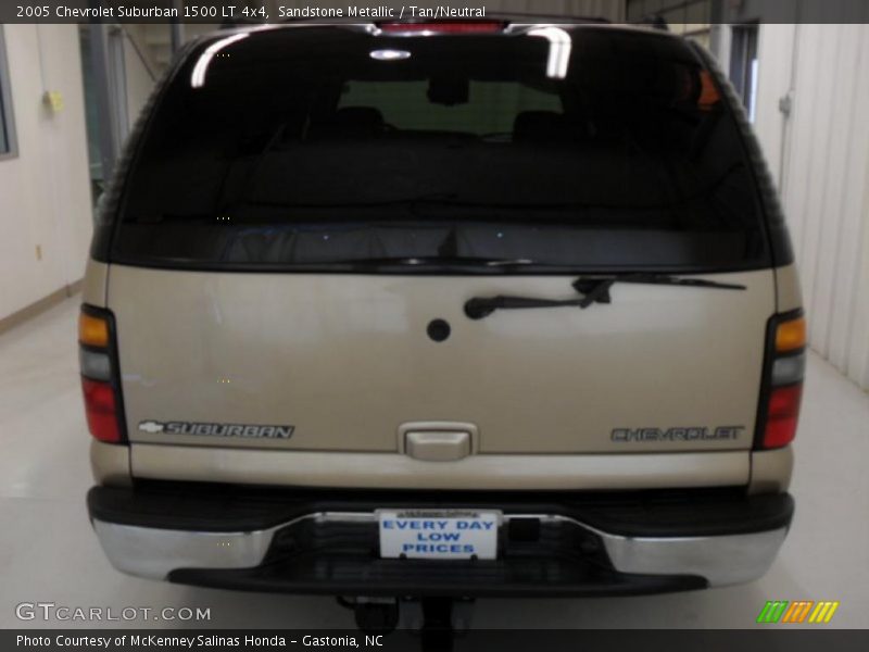 Sandstone Metallic / Tan/Neutral 2005 Chevrolet Suburban 1500 LT 4x4