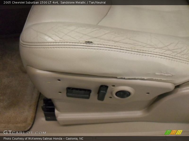 Sandstone Metallic / Tan/Neutral 2005 Chevrolet Suburban 1500 LT 4x4