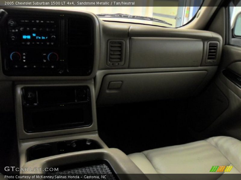 Sandstone Metallic / Tan/Neutral 2005 Chevrolet Suburban 1500 LT 4x4