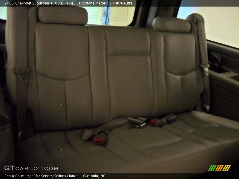 Sandstone Metallic / Tan/Neutral 2005 Chevrolet Suburban 1500 LT 4x4