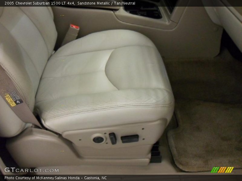 Sandstone Metallic / Tan/Neutral 2005 Chevrolet Suburban 1500 LT 4x4