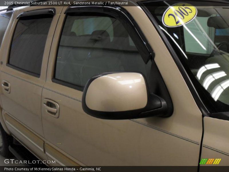 Sandstone Metallic / Tan/Neutral 2005 Chevrolet Suburban 1500 LT 4x4