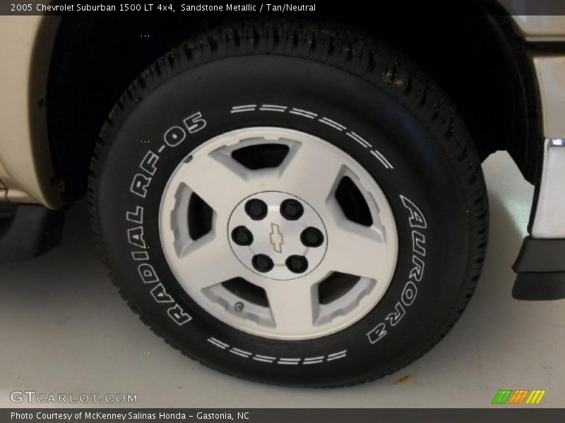 Sandstone Metallic / Tan/Neutral 2005 Chevrolet Suburban 1500 LT 4x4