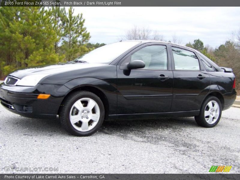 Pitch Black / Dark Flint/Light Flint 2005 Ford Focus ZX4 SES Sedan