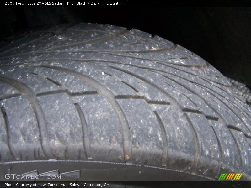 Pitch Black / Dark Flint/Light Flint 2005 Ford Focus ZX4 SES Sedan