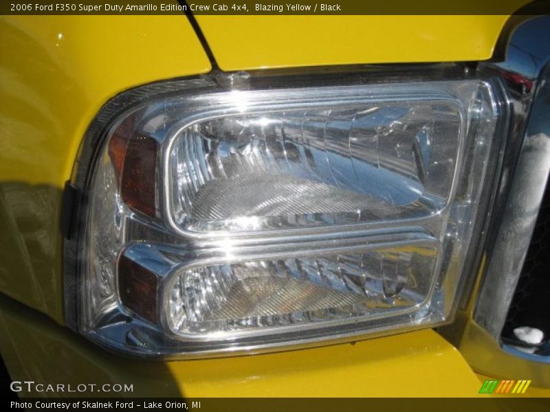 Blazing Yellow / Black 2006 Ford F350 Super Duty Amarillo Edition Crew Cab 4x4