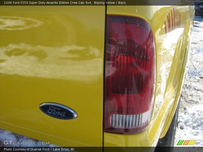 Blazing Yellow / Black 2006 Ford F350 Super Duty Amarillo Edition Crew Cab 4x4