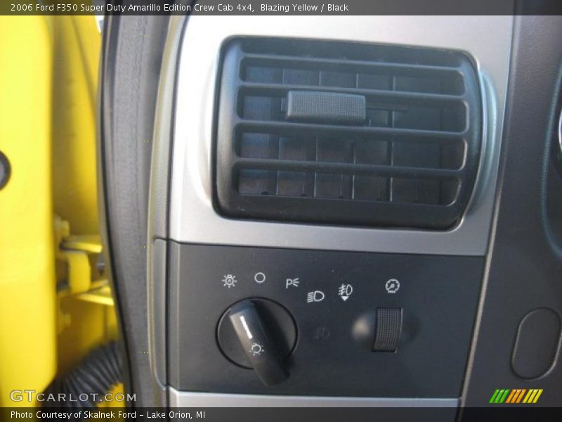 Blazing Yellow / Black 2006 Ford F350 Super Duty Amarillo Edition Crew Cab 4x4