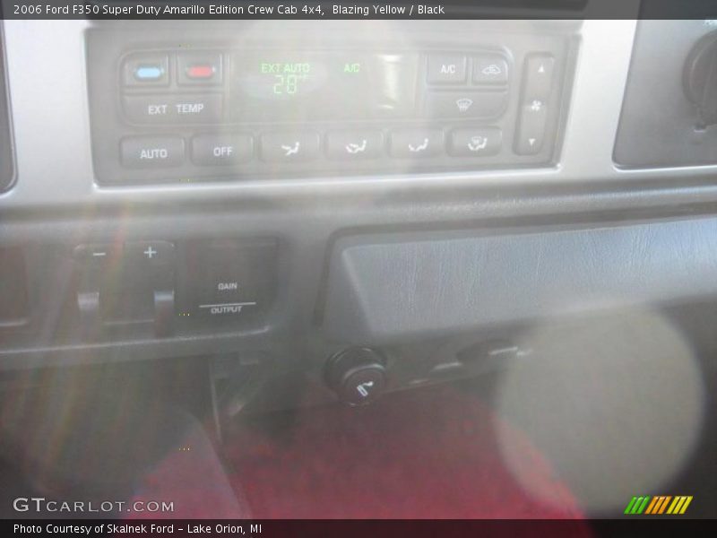 Blazing Yellow / Black 2006 Ford F350 Super Duty Amarillo Edition Crew Cab 4x4
