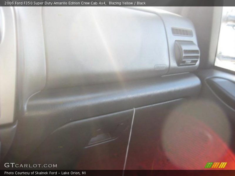 Blazing Yellow / Black 2006 Ford F350 Super Duty Amarillo Edition Crew Cab 4x4