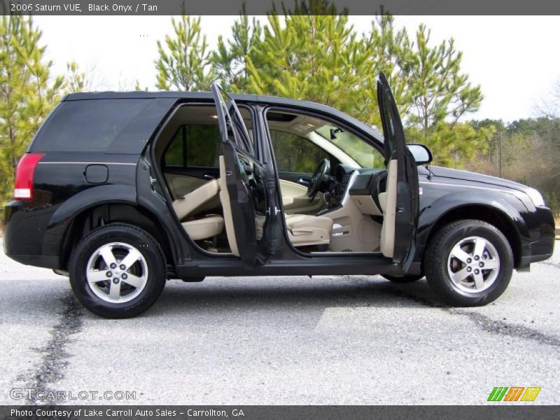 Black Onyx / Tan 2006 Saturn VUE
