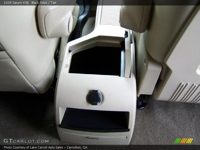 Black Onyx / Tan 2006 Saturn VUE