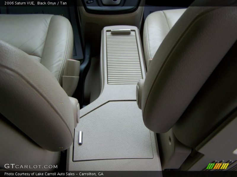 Black Onyx / Tan 2006 Saturn VUE