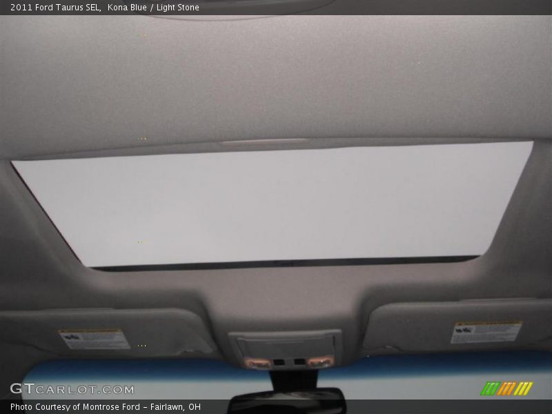 Sunroof of 2011 Taurus SEL