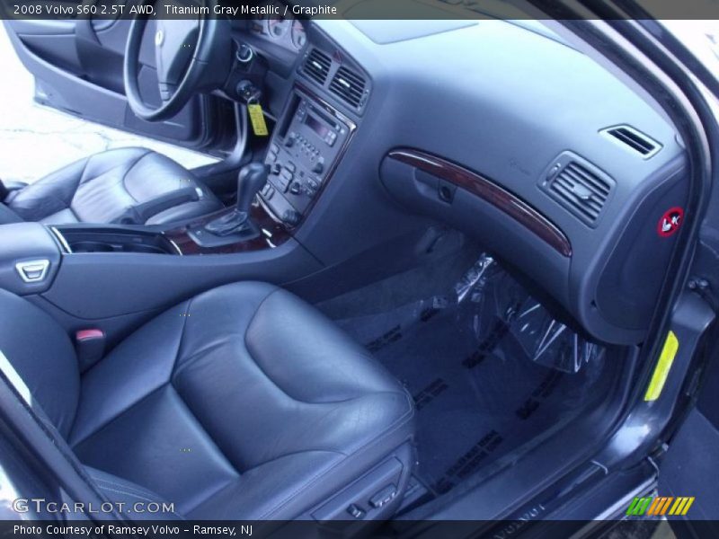  2008 S60 2.5T AWD Graphite Interior