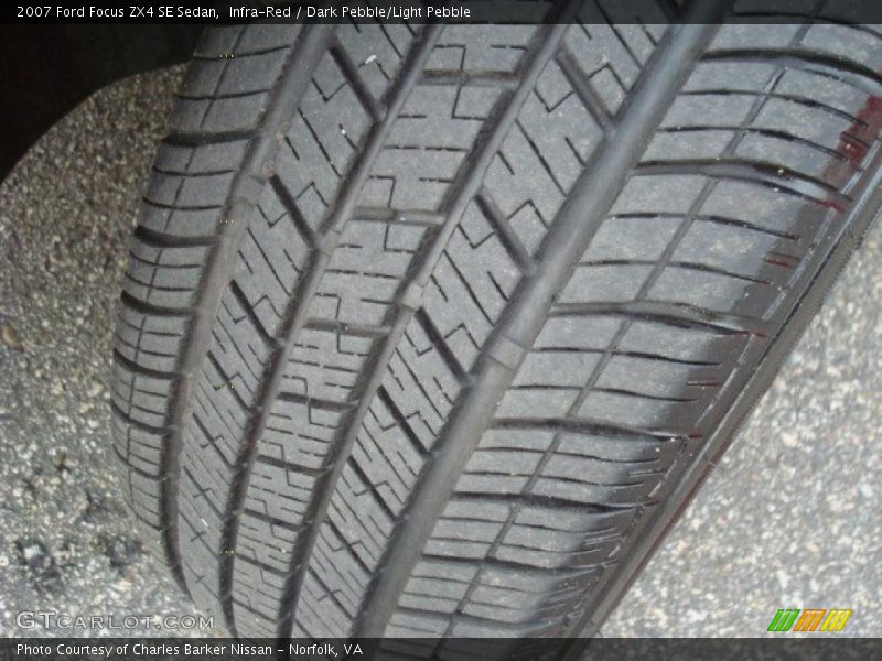 Infra-Red / Dark Pebble/Light Pebble 2007 Ford Focus ZX4 SE Sedan