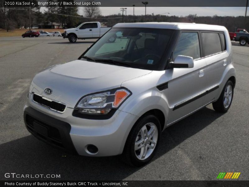 Bright Silver / Black Soul Logo Cloth 2010 Kia Soul +