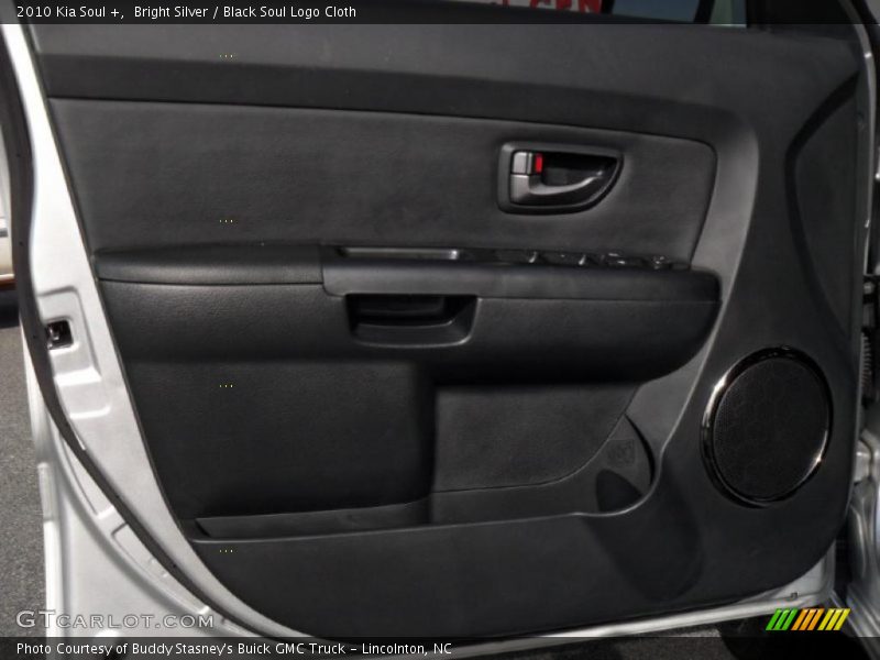 Bright Silver / Black Soul Logo Cloth 2010 Kia Soul +