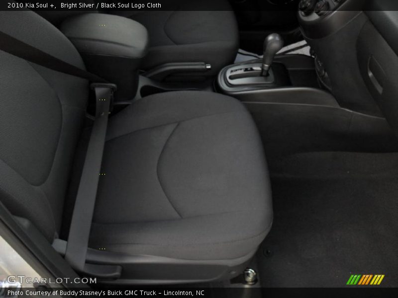 Bright Silver / Black Soul Logo Cloth 2010 Kia Soul +