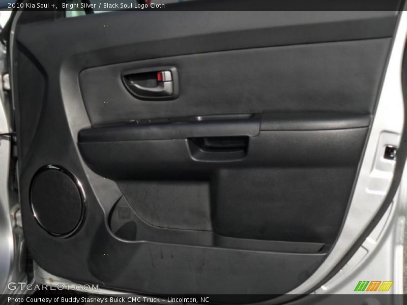 Bright Silver / Black Soul Logo Cloth 2010 Kia Soul +