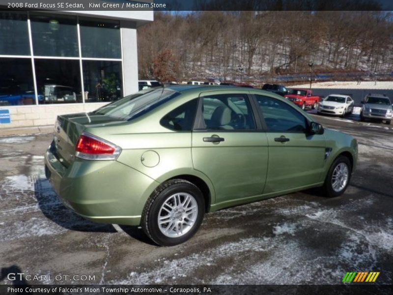 Kiwi Green / Medium Stone 2008 Ford Focus SE Sedan