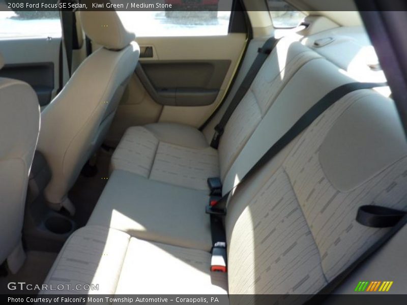 Kiwi Green / Medium Stone 2008 Ford Focus SE Sedan