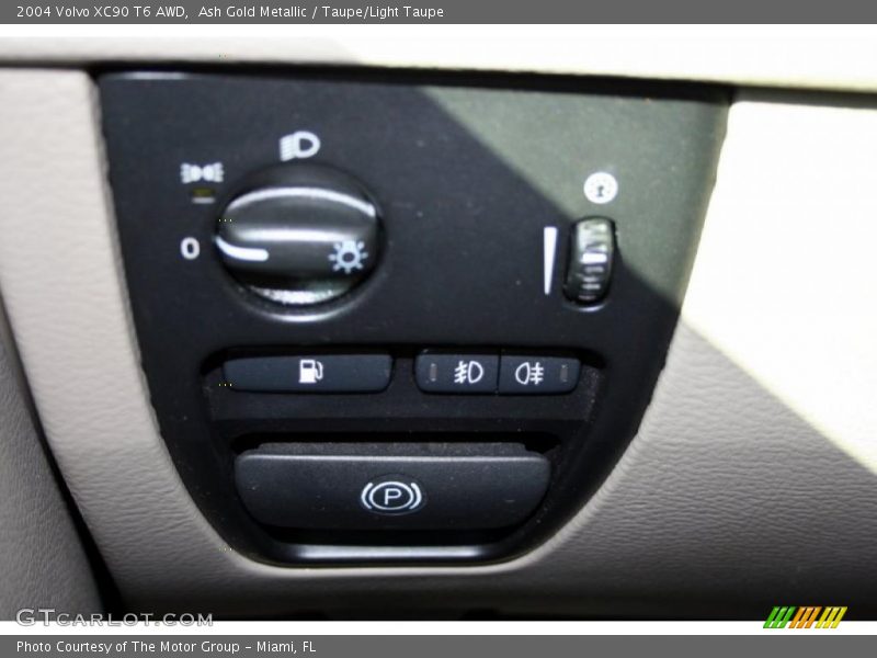 Ash Gold Metallic / Taupe/Light Taupe 2004 Volvo XC90 T6 AWD