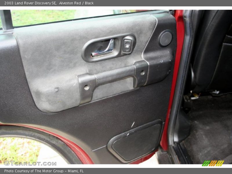 Alveston Red / Black 2003 Land Rover Discovery SE